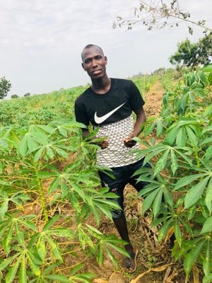 I'm ali Bah small boy from the Gambia the smiling cost of West Africa I don't drink alkahol no smoke I am very honest to people around the world polite boy
