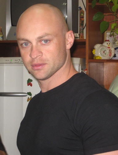 criskaminski's profile picture. sou o que sou, mas nada sou