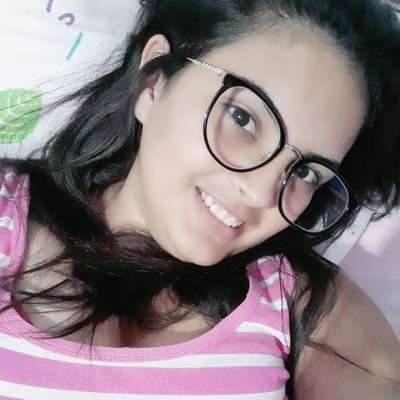 Decidida, confiante, que segue adiante com muita verdade, paz e amor no coração.❤✨