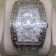 People who love luxury watches inspire us as much as precious timepieces. That’s why sellers and buyers of luxury watches have our undivided attention.