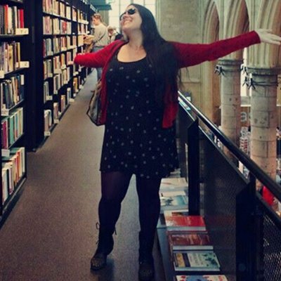 Bibliotecária. Biblio... whut? Librarian, a connecting people enthusiast.
she/ ela/ ella/ sie