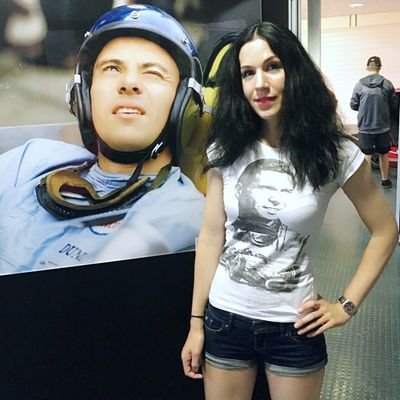 quelle_folie's profile picture. Of all the books in the world, the best stories are found between the pages of a passport.          #F1 #RBR #Seb5 #MV33