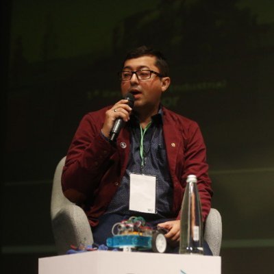 Amante del Software Libre, La innovación y la Investigación.
Apasionado por la lectura y adquirir nuevos conocimientos.