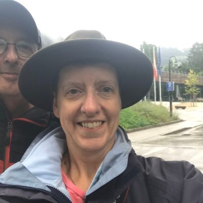 fiona34123634's profile picture. Live in Twickenham support Harlequins, and England Rugby.