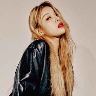 Account dedicated to former Wonder Girls member and now soloist, Kim Yubin who just came back with Silent Movie. Please support her!