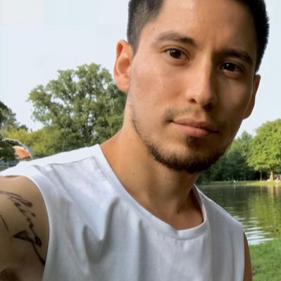 risalba's profile picture. Loves in life include music, travel and technology. Professional concert goer, amateur musician, working in Software (iOS).