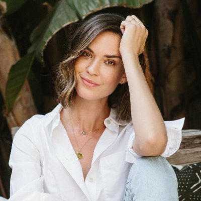 Your #1 fansite for the news and updates dedicated to the lovely @OdetteAnnable . We are NOT Odette. | https://t.co/F4h43X7Ntr
