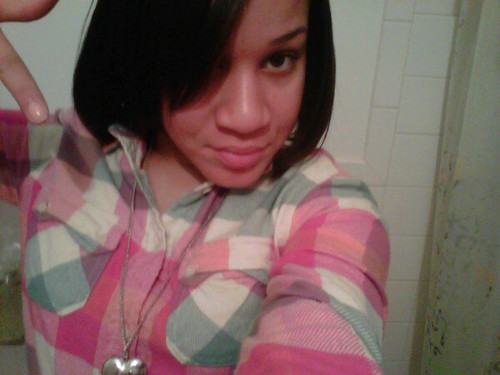 YEllOWbONEMiMi's profile picture. iiJusWaNNAHaveFuN!! BBM me tho!! 32472bf8