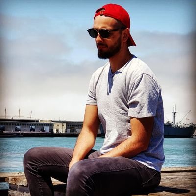 FelipeMosciatt1's profile picture. Santiaguino de nacimiento, Penquista de corazón. Médico general tratando de arreglar el mundo. Retirado de la bohemia. Y no, no tengo nada que ver con la radio.