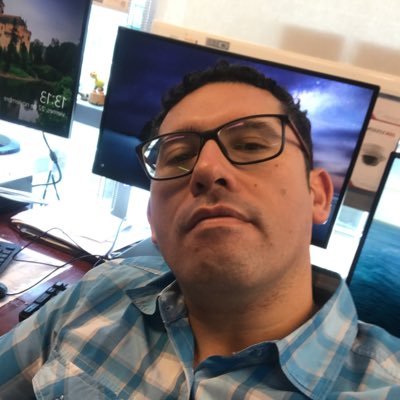Ingeniero en Conectividad y Redes, Técnico Electrónico, Administrador de Sistemas, Esposo y Papa de 2 hermosos hijos.