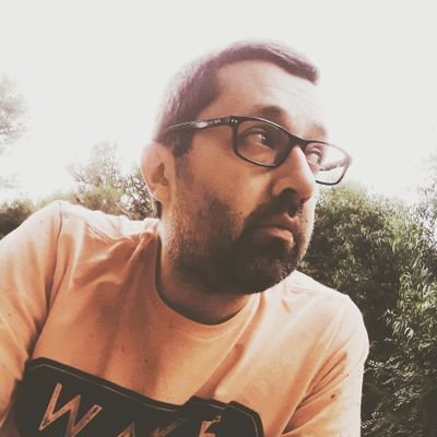 Profesor en Ingles - Doctor en Educacion - Molesto pero buen tipo