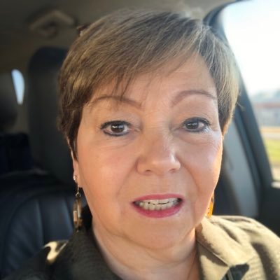 faulkannette's profile picture. 