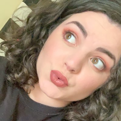 lind_say_whatt's profile picture. College drop out.