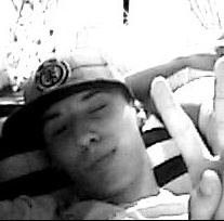 Nossa vida é uma contagem regressiva. Por isso devemos valorizar cada olhar, cada suspiro, cada momento.' (BobMarley)