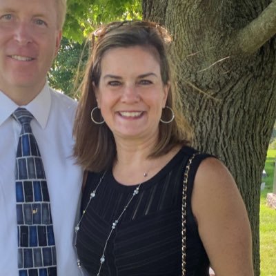 English department chair, reading specialist, 1:1 teacher, tech enthusiast, mom, and wife