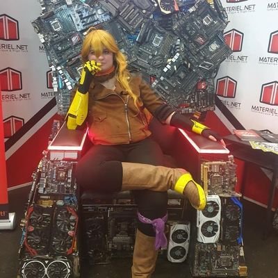 🏳️‍🌈 LGBTQ+ 🏳️‍🌈
❤️ Next con : Art To Play in Nantes ❤️
💙 Next #Cosplay : Yang Xiao Long 3.0💙
💛🖤 RWBY and Bumblebee fan 🖤💛
🖤lvl 19🖤