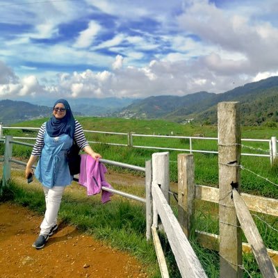 nornadirahud's profile picture. just a ‘hamba allah’ who did mistake repetitively and keep improving herself.