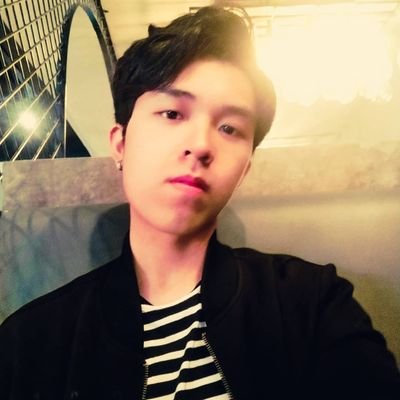 PeterLe12900610's profile picture. 