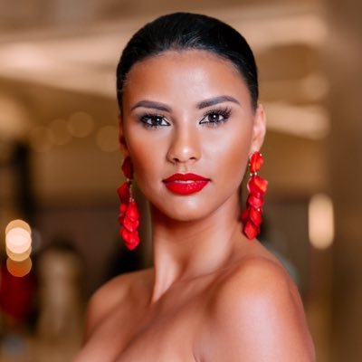 Medical Doctor and Philanthropist, Miss South Africa 2018 and Miss Universe 1st RU 2018. enquiries: pr@tamaryngreen.co.za
