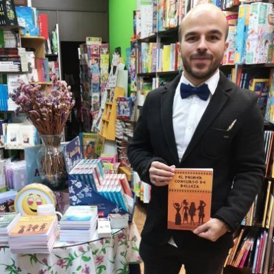 Profesor y escritor. Mis libros 📒 El primer concurso de belleza 📗Reliquias de amores prohibidos 📘Historias sin contar. Insta: @victorenriquezgago