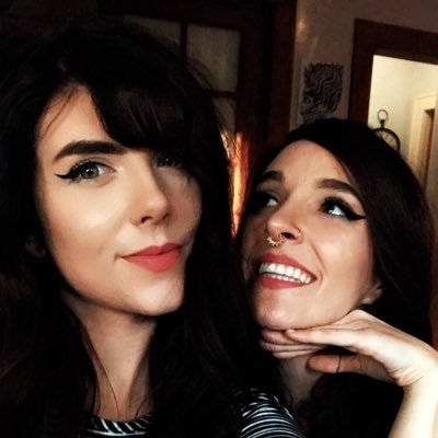 DominiqueNewb's profile picture. 3rd year teacher and graduate student🖤