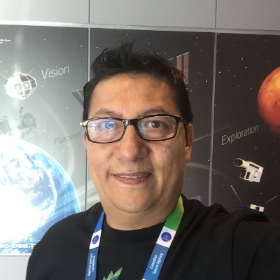 Presidente  Cluster Espacial de la RedGlobalMX . Controlador de vuelo satélites en la Agencia Espacial Canadiense