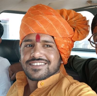 ना सरकार मेरी है ना ही रौब मेरा है
एक दिल मेरा है और उसमे बसता यह हिंदुस्तान हमारा है!