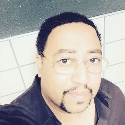 I am a self employed Paralegal and Notary looking for networking with fellow notaries and paralegals to develop a professional relationship.