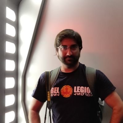 Fan de Star Wars desde la cuna, apasionado de la saga, coleccionista, constructor de Droides... y ahora en el podcast de https://t.co/3oUKIJjlQj