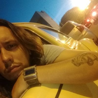 Desde 1986 trazendo a fuleragem pra mais perto de você, além de muita informação e entretenimento, ambos inúteis.
