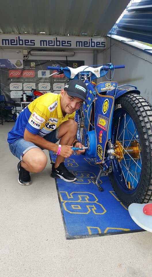 🚹♂️ @velichkoviliyan  🇧🇬  Kibice  💛💙  Di   🏍️ 📐  @StalGorzow1947 🇵🇱