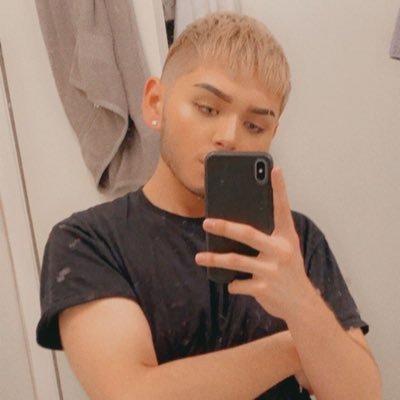 Just_Ramiro_'s profile picture. Instagram: Just_Ramiro_ Snapchat: Fluffieness Facebook: Ramiro Camacho