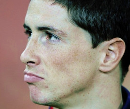 F. Torres: Idolo dentro e fora de campo. Melhor do mundo./Idol on and off the field. Best player in the world./Idolo dentro y fuera del campo. Mejor del mundo.