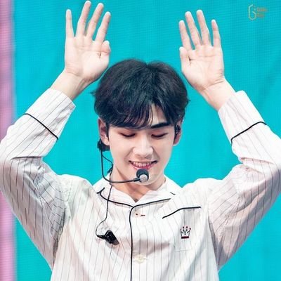 baekhot95's profile picture. Not main acc.