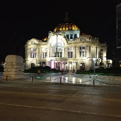 La Ciudad de México conocida como la Ciudad de los Palacios, se divide en 16 Alcaldías, es potencialmente rica en cultura, con mas de 9 millones de habitantes