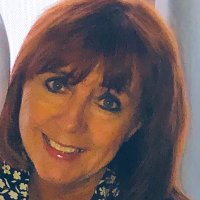 Lyn Staunton (@lynstaunton) Twitter profile photo