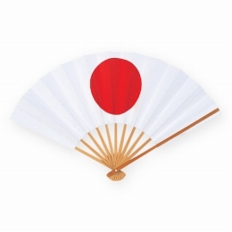 本来ならば私は、明治・大正に生まれるべきところを、間違えて戦後の昭和に生まれてしまいました。その為なのか、赤い袴をはき髪に大きなリボンを付け女学校に通ってみたかったなぁとつくづく思う今日この頃です。 もちろんスニーカーの底みたいなステーキよりも懐石料理の方が好き。