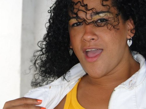 Cretina! Meu RG no Brasil todo mundo já conhece, o meu gingado e minha sensualidade. LéoKret do Brasil. A carismática Bailarina do Povo.