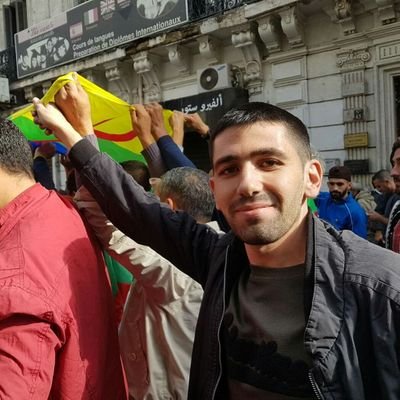 je m'appelle kacher lyes,j'ai 24ans, je suis un algerien de bejaia (kabyle) ,je suis un etudiant a l’université de abd rahman mira bejaia,filière informatique