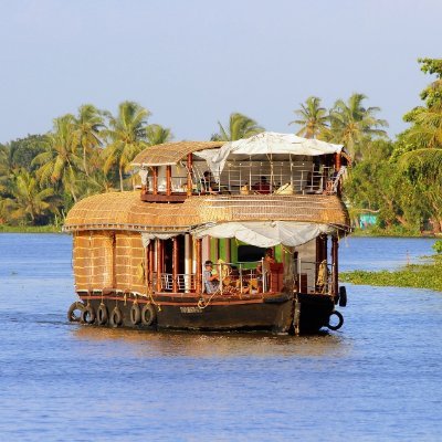Booking Kerala houseboats online is now easy. Reach us for any enquiries related to #houseboats. #kerala #alleppey