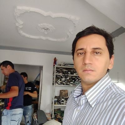 Escolta,tecnologo en gestion logistica, futbolista y enamorado de la vida!.