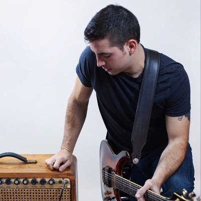 Singer/Songwriter/Multi-Instrumentalist
Sesac Affiliate