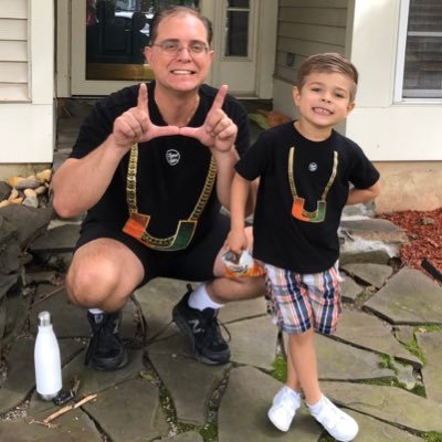 @Dynasty_Owner fantasy football writer. Freelance survey researcher. Recovering political consultant. Ex-PTA President. Boston & U (Miami) fan. @shanervt Dad