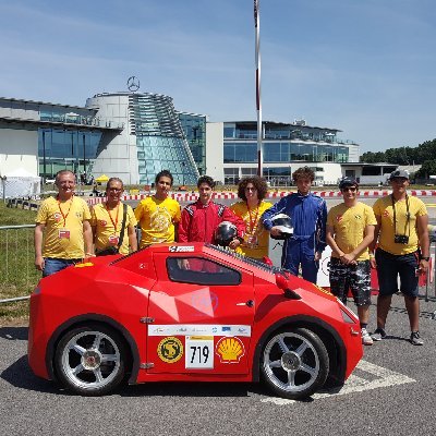 TV-Ö. Şişli Terakki Lisesi/Fen Lisesi Shell Eco takımı.
Shell Eco-marathon Europe'a 2005 yılından beri katılmaktadır.
Building energy efficient cars since 2005.