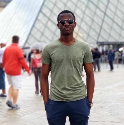 juxkwaku's profile picture. Christian 1st|  Pre- Unique Surgeon 👨🏽‍⚕️| ❤🎷🎹🎸| 🏊🏽‍♂️| @ChelseaFC fan. Nothing's beyond my reach. I'm that change my country needs🇬🇭🇬🇭