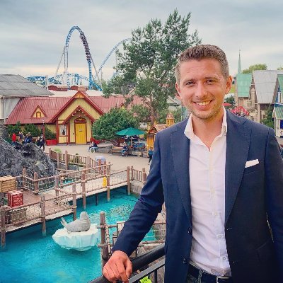 🎥 Freelance Cameraman / Editor 🎢 Cameraman / Editor @toverland 🚁 Certified Drone Operator 🗺 Traveler 🇺🇸 Love USA Apple 🎡 Theme Parks