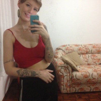 21 anos
Escorpiana
Mãe tatuada
Good vibes 
❤️