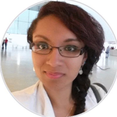 32👓 Belén #GestionComercialYMarketing | 👩🏽💻 | Potenciando @tucasafriki | Y posicionando una empresa de cuadros 🖼️ 👓