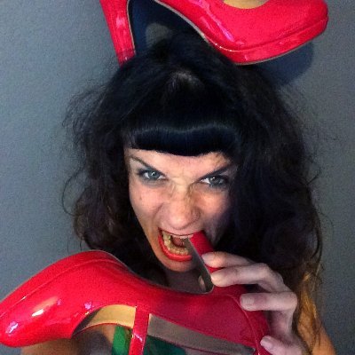 SuperChineuse's profile picture. Passionnée de #mode #chaussures 👠 😍👗{et de #tatouage + #Crossfit🤘🏻} je chine, j’écume les #friperies pour dénicher des perles 👜#Vintage #Rétro