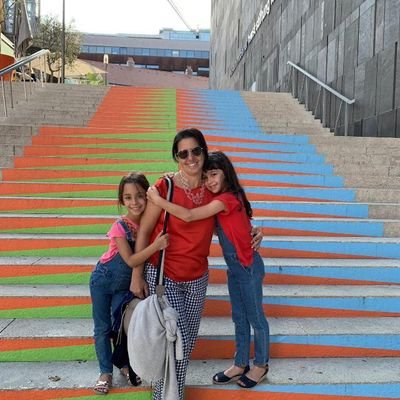 Esposa de Peter, Mama de Ines y Sara. Fundadora de Retos 2022 y Vicepresidenta BuP